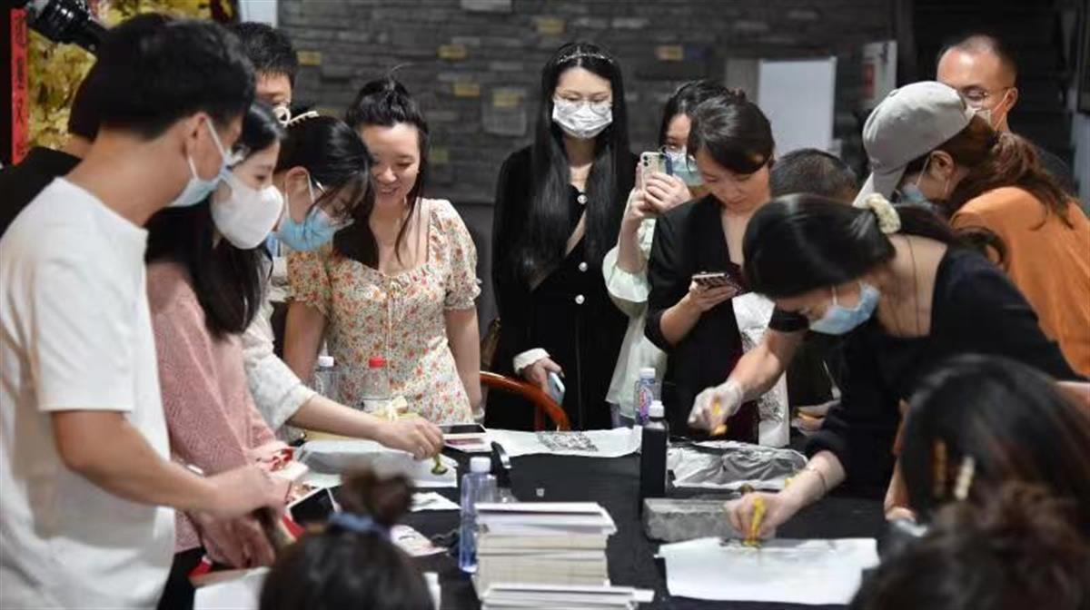 中南文化最新消息,中南文化最新消息,引领时代潮流,塑造文化新风尚,中南文化引领时代潮流,塑造文化新风尚的最新动态